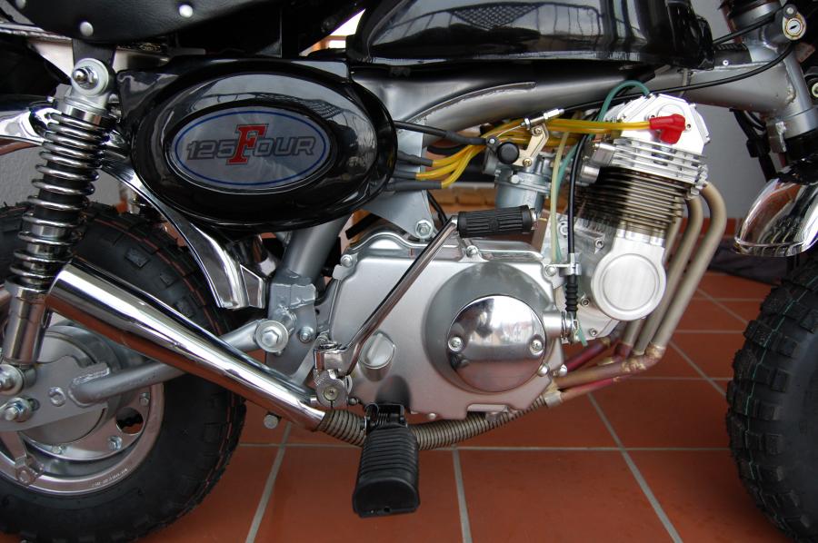 Four cylinder monkey