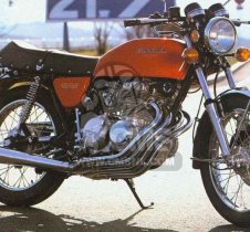 Urban Scrambler: Honda CB400F by Francis Von Tuto – BikeBound